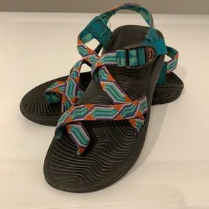 Chaco: single strap with toe loop, eco tread
